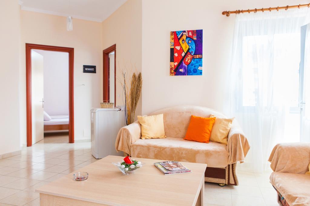 Work-Friendly Central Apartments, Саранда Екстер'єр фото
